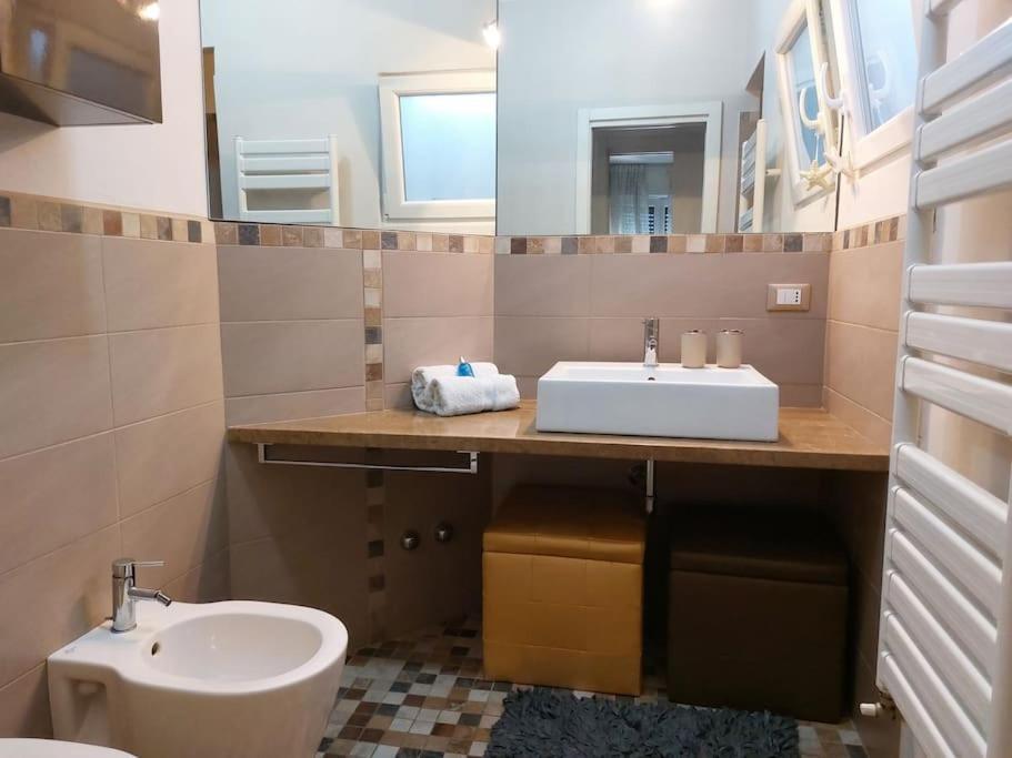 شقة La Casa Di Cri فياريجيو المظهر الخارجي الصورة